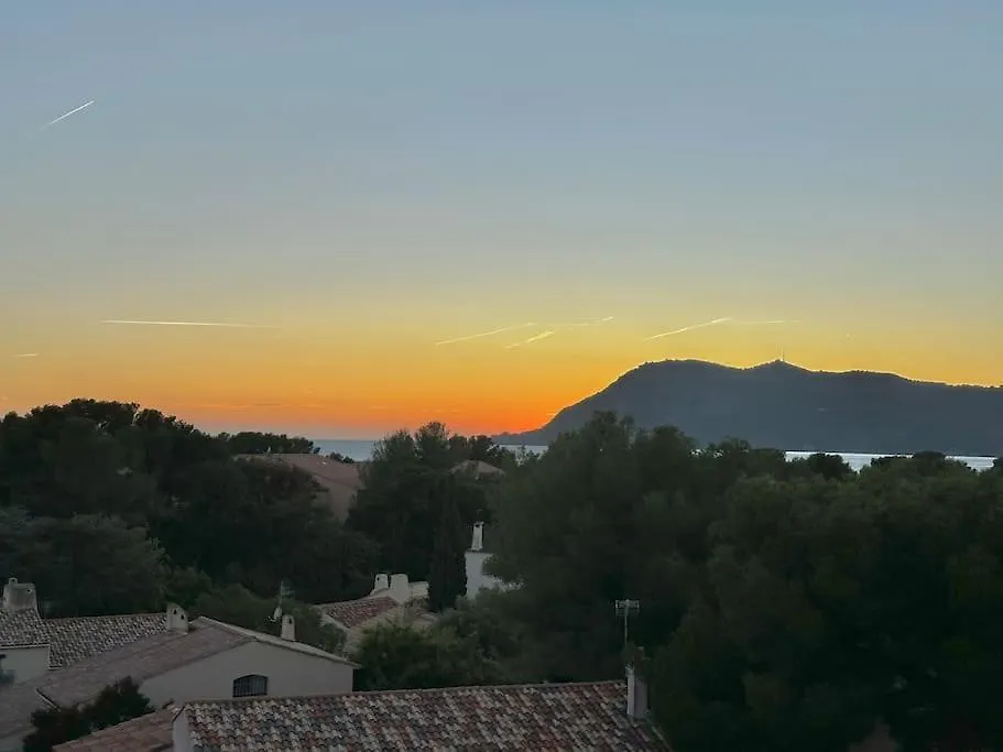 Apartment Studio Dernier Etage Vue Mer Clim Et Wifi Saint-Mandrier-sur-Mer France